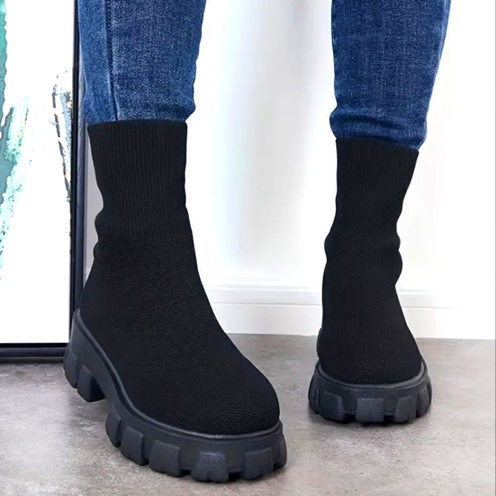 Trendy women's boots sz 10.5